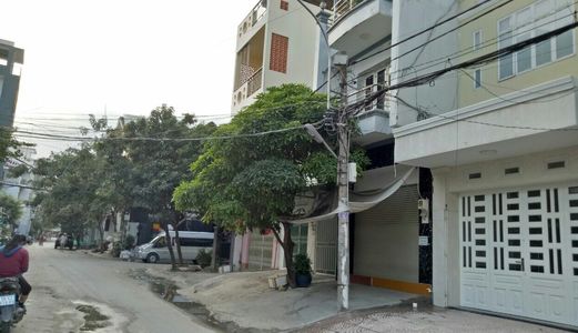 Bán Nhà Hxh 719 Huỳnh Tấn Phát, Dt 4X16.2M, 1 Trệt, 1 Lửng, 1/2 Lầu, 3 PN. Tặng Nội Thất, Giá 6 Tỷ .