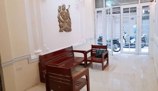 Sốc, Ở Luôn, Nhà Phố Chùa Bộc 40M2, 5 Tầng, Ô Tô Tránh, 5.2 Tỷ