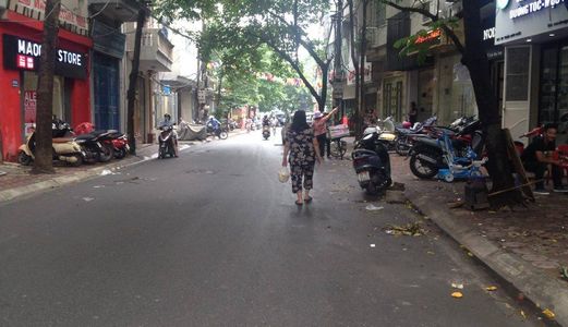 Bán Nhà Mặt Phố Trần Hữu Tước 42M2, Giá 6.65 Tỷ Thương Lượng