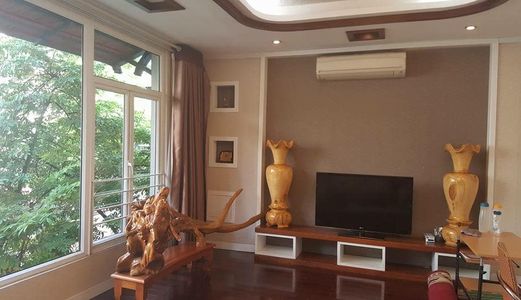 Bán Biệt Thự 100M2 Gara Mặt Tiền Rộng Chỉ 11 Tỷ Lạc Long Quân Tây Hồ