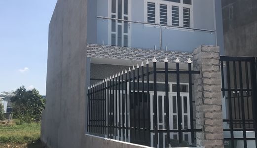 Trăm Triệu Sở Hữu Nhà 100M2 Chợ Bình Chánh, 1 Trệt, 1 Lầu, 3 Phòng Ngủ, 2 Toilet, Sổ Hồng Riêng, Hẻ