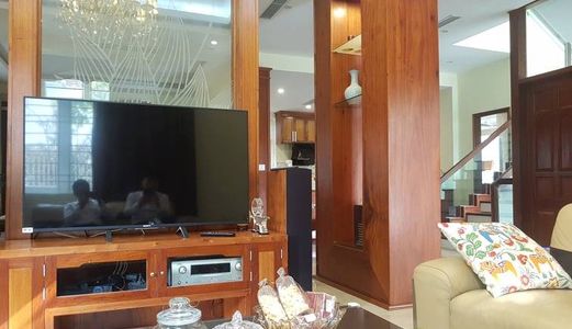  Biệt Thự Làng Việt Kiều Châu Âu Đẹp Không Tì Vết, 256M2, 3 Tầng. Giá 27 Tỷ 