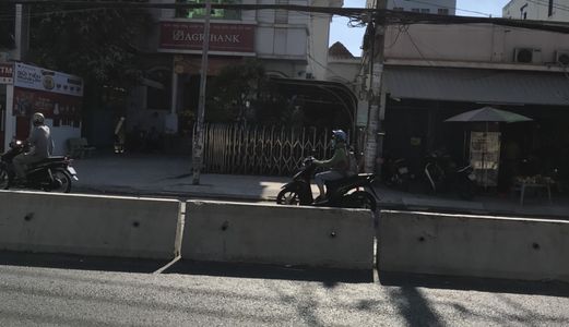 Cho Thuê Nhà Nguyên Căn Mặt Tiền Htp .dt 5X25M. 1Tr,1L,4Pn. Giá 35 Tr / Tháng .