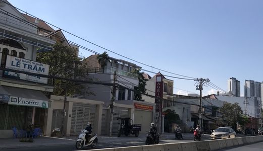 Cho Thuê Nhà Nguyên Căn Mặt Tiền Htp .dt 5X25M. 1Tr,1L,4Pn. Giá 35 Tr / Tháng .