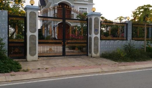 Bán Biệt Thự Khổng Lồ 898.1M2, Mặt Tiền Hương Lộ 2