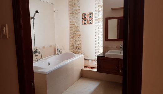 Cần Bán Gấp Nhà Hẻm 4M 162 Bùi Thị Xuân Quận 1(1 Trệt, 3 Lầu)