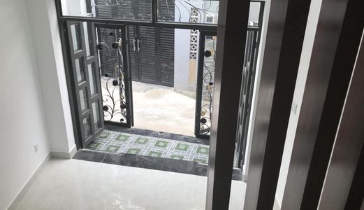 Nhà Mới 4 Tấm - Cách Mt 20M. Nhà Nhỏ Mà Có Võ.