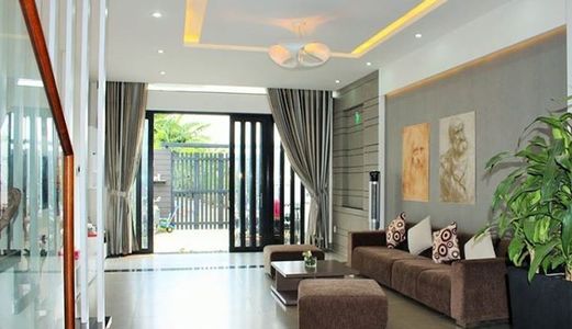 Bán Gấp Nhà Đẹp, Gara Ô Tô, Gần Hồ Khu Bùi Xương Trạch. Giá 7.2 Tỷ.