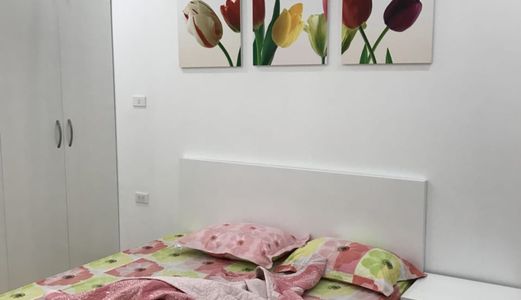 Cần Tiền Bán Căn Hộ Gấp - Tại Chung Cư Nghĩa Đô, 2 Phòng ngủ, Giá Rẻ.