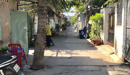 Chính Chủ Cần Vốn Bán Đất Hxh 1942 Htp . Dt 4.5X16M. Lô Góc . Đường 6M. Giá 990 Tr .