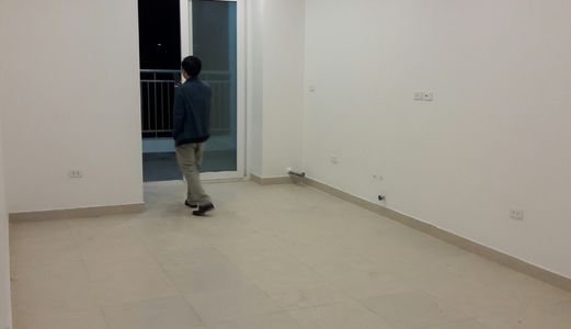 Bán Chung Cư 60 Hoàng Quốc Việt, 70M2, Giá 32 Tr/m2, Liên Hệ- 0978 837 119.