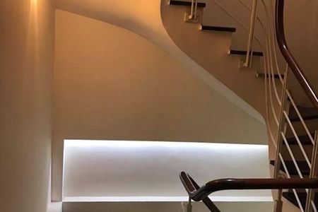 Cần Bán Gấp Nhà Phố Cầu Giấy - Diện tích 40M2 - 5 Tầng - Mặt tiền 4.2M - Giá 3.2 Tỷ.