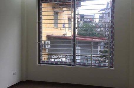 Bán Nhà Riêng Ở Nguyễn Khánh Toàn,dt 36M,5  Tầng, Giá 3.8 Tỷ.