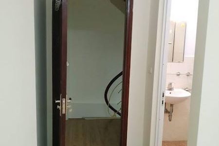 Nhà Riêng Hoàng Văn Thái Thanh Xuân Dt 38 M2 X 4Tầng X Mặt Tiền 3,3M, Ô Tô Quân Đội. 0902139199