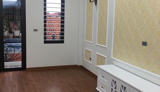 Bán Nhà Lạc Long Quân - Đẹp - Hiện Đại Tiện Nghi - Cho Thuê Hoặc Ở Đều Ok!