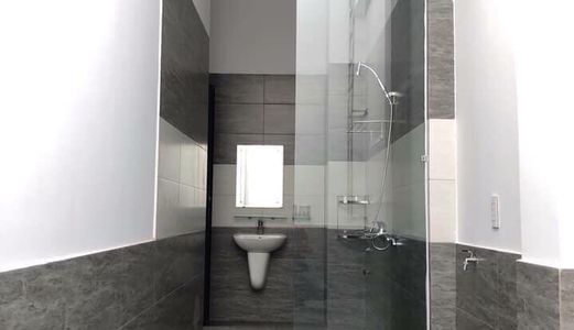 Cho Thuê Nguyên Căn 50A Nguyễn Trãi, Quận 1, Cách Ngã 6 Phù Đổng 50M, Trung Tâm Quận 1