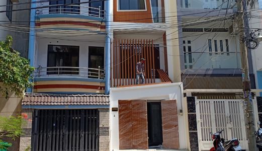 Bán Nhà Hẻm Xe Hơi 719 Huỳnh Tấn Phát . Sau Lưng Điện Máy Xanh .Diện tích: 4X16M. 1Trệt . 3 Lầu, 6 Phòng ngủ. Giá 6.75 Tỷ .