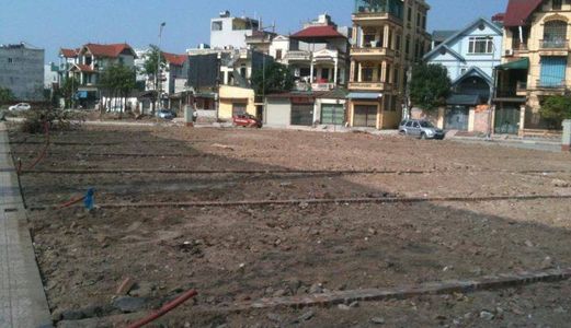 Sang Lô Đất Ngay Mặt tiền Hoa Sữa, Đã Có Sổ, Tiện Kinh Doanh, Giá 3.2 Tỷ. Bao Sang Tên