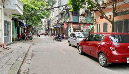 Bán Nhà Đẹp Huỳnh Thúc Kháng, 68M2, 6 Tầng, Thang Máy, Ô Tô Tránh, 12.8 Tỷ.
