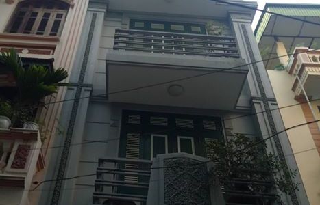 Bán Nhà Vị Trí Đẹp, Có Vỉa Hè, Kinh Doanh Sầm Uất Ở Đường Láng.