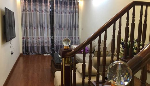 Bán Nhà Gấp Diện Tích 40M2 Có Nhà Đẹp Ở Ngay, Cách Ngã Tư Sở 500M.