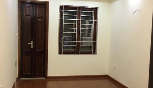 Bán Nhà Gấp Diện Tích 40M2 Có Nhà Đẹp Ở Ngay, Cách Ngã Tư Sở 500M.