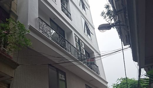 Nhà Đẹp, Đường Doãn Kế Thiện, Gần Khu Vực Trường Sân Khấu Điện Ảnh, Giá 8.8 Tỷ.