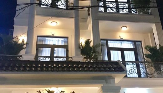 Biệt Thự Tân Cổ Điển Siêu Đẹp Góc 2 Mặt tiền Đường 7M, đường Phạm Văn Hai. Diện tích: 104M2 Giá 18.5 Tỷ