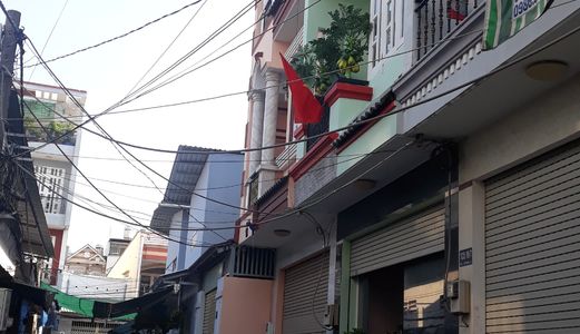 Bán Nhà Hxh 1135 Htp . Dt 4X20M. 1Tr,2L. Có Sân Trước Rộng . Giá 4.85 Tỷ .
