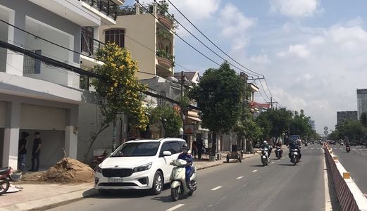 Cho Thuê Nhà Mặt Tiền Huỳnh Tấn Phát. Diện tích 12X10M. 1 Trệt, 1 Lầu. Giá 60 Triệu/Tháng.