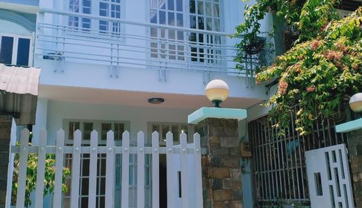 Bán Nhà Hẻm 1982 Huỳnh Tấn Phát Thông Với 2020 Huỳnh Tấn Phát. Diện tích 4X16M. 1 Trệt, 1 Lầu. Giá 3.1 Tỷ.