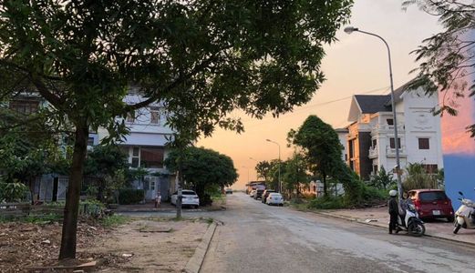 Bán Đất Biệt Thự 375M - Khu Đô Thị Vựng Đâng , Yết Kiêu , Hạ Long