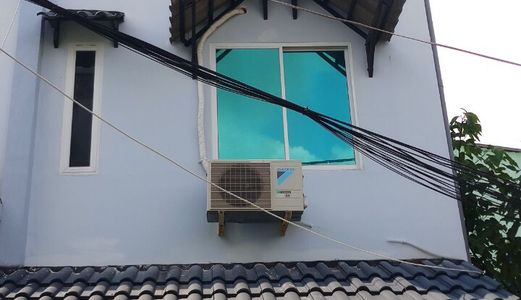 Bán Nhà Hẻm 2279 Huỳnh Tấn Phát . Diện tích 3.3X7M. Nở Hậu 5M. 1Trệt, 2 Lầu. Giá 1 Tỷ 090 Triệu .