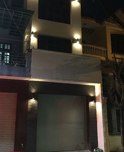  Cho Thuê Nhà Mới Xây Hẻm 240 Lê Thánh Tôn Cách Chợ Bến Thành 50M, Trung Tâm Quận 1