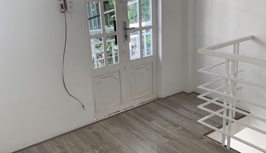 Bán Ngôi Nhà Nhỏ Xinh , 160 Nguyễn Văn Quỳ , Quận 7, Giá 820 Triệu Thương Lượng