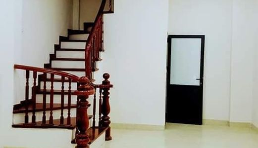 Bán Nhà Hoàng Quốc Việt, Siêu Phẩm, Nhà Đẹp, Hiện Đại 6 Tầng, Vỉa Hè, Ô Tô Tránh