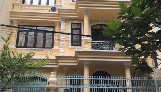 Bán Biệt Thự Rộng Rãi, Đẹp, Liền Kề Sân Bay Tân Sơn Nhất, Dt: 170 M2