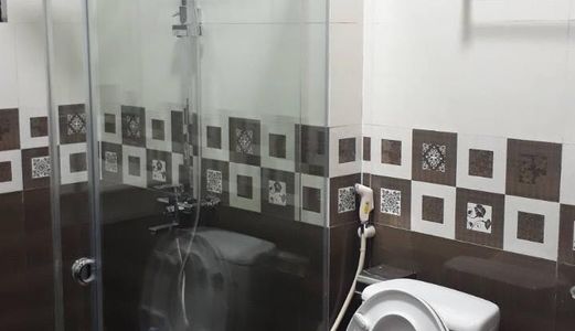 Bán Gấp Nhà Lạc Long Quân 32M2 x 5 Tầng - Mặt tiền 4M - Giá 3.2 Tỷ