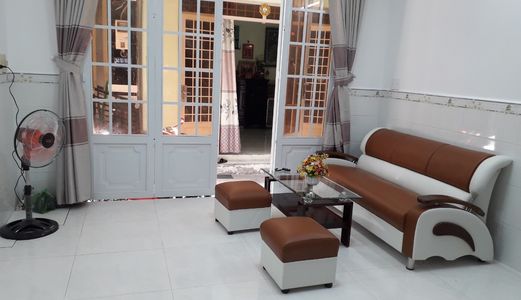 Chuyển Nơi Ở Cần Bán Nhanh Nhà Sổ hồng riêng Hẻm 1942 Huỳnh Tấn Phát .Diện Tích: 4X8.2M. 1 Trệt,1 Lầu. Tặng Nt . Giá 2.35 Tỷ .