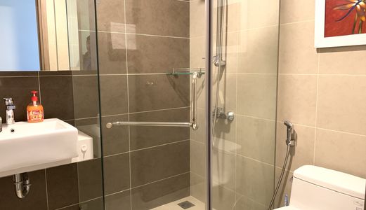 Bán Gâp Căn Hộ Icon 56 Dt 72.4M2, Lầu Cao Giá 4.9 Tỷ 