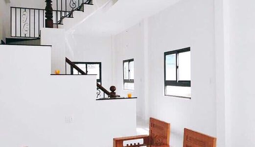 Nhà Lầu Bình Chánh 98M2 Y Hình, Trả Trước 895 Triệu Ở Ngay