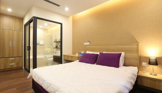 Chính Chủ Cho Thuê Căn Hộ Cao Cấp Tại The Lancaster 20 Núi Trúc Hà Nội 100M2, 2 Phòng ngủ - Giá 24 Triệu/tháng