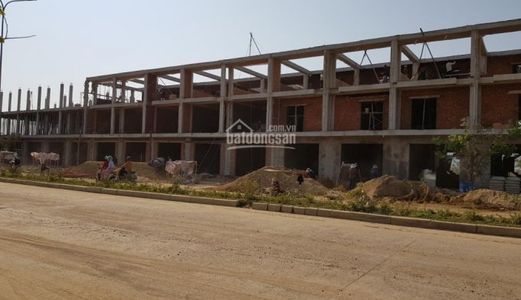 Bán Lô Đất Nền Đối Diện Trung Tâm Thương Mại Biển Nguyễn Tất Thành, Chỉ 32 Triệu/m2, Đường 33M