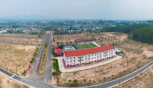 Mua Đất Vàng Trúng Xe Sang Vào Ngày Mở Bán Khu Đô Thị Hoàng Thành Kon Tum