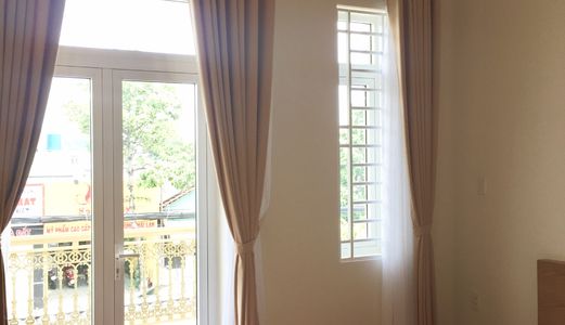 Nhà Mới Xây 1 Trệt 2 Lầu Đã Có Sổ Hồng Riêng - Sau Làng Đại Học