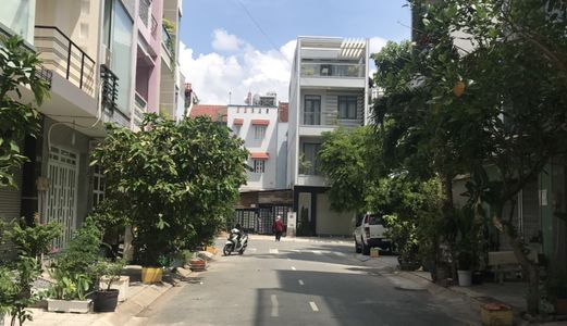 Bán Nhà Khu Công Ích .DT 5X16M. 1Trệt,2Lầu,Sân Thượng . Hướng Đông . Giá 8.1 Tỷ .