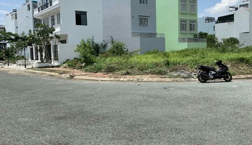 Bán Đất Nền Khu Tái Định Cư . Lô Góc .Dt 7X18M. Đối Diện Là Công Viên . Giá 8.6 Tỷ .