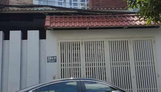 Bán Nhà Mặt Tiền Hẻm xe hơi 184 Nguyễn Văn Quỳ. Diện tích 7X20M. 1 Trệt, 2 Lầu, sân thượng, 5 Phòng ngủ. Giá 7.9 Tỷ.