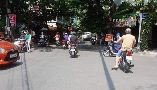 Bán Nhà Cấp 4 Gác Đúc Kiệt Ototo Cù Chính Lan Vị Trí Quá Đệp Gần Chợ