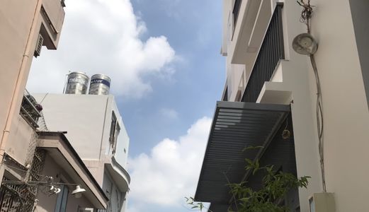 Bán Nhà Hxh 487 Huỳnh Tấn Phát . Diện tích: 4.7X11M. 1Trệt ,2Lầu ,sân thượng . Giá 6.65 Tỷ . 